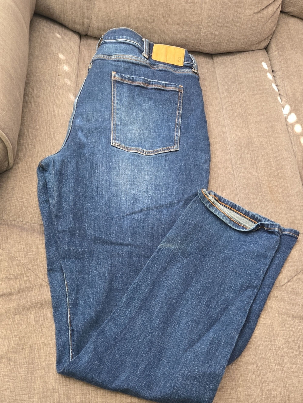 Relaxed Fit Men's Denim Jeans in Medium Blue